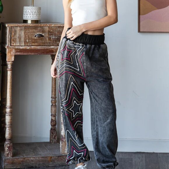 Oli & Hali Pants - Oli & Hali Washed Star Applique Jogger Pants Size Medium